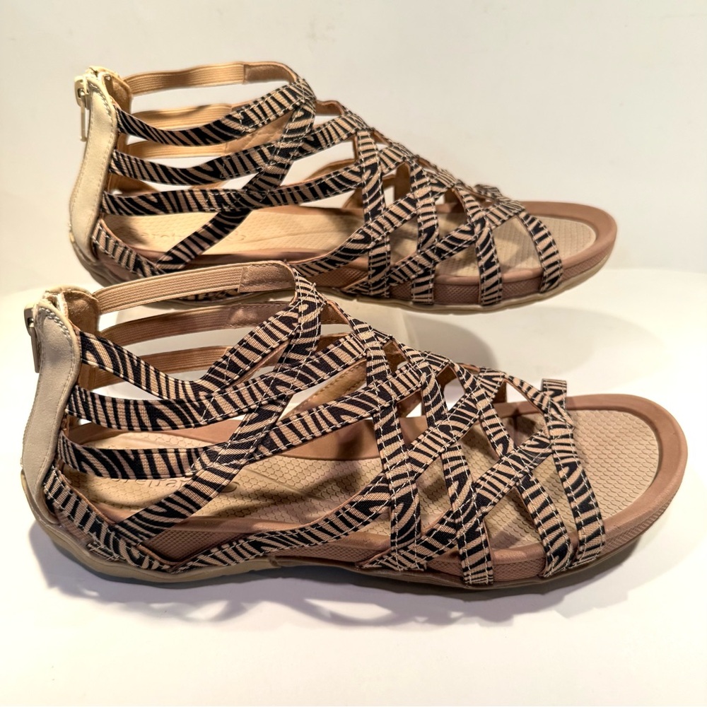 Baretraps Sandals Womens 9 M Samina Gladiator Tiger Pattern Comfort Open Toe